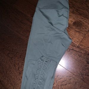 Sage leggings with leg detail